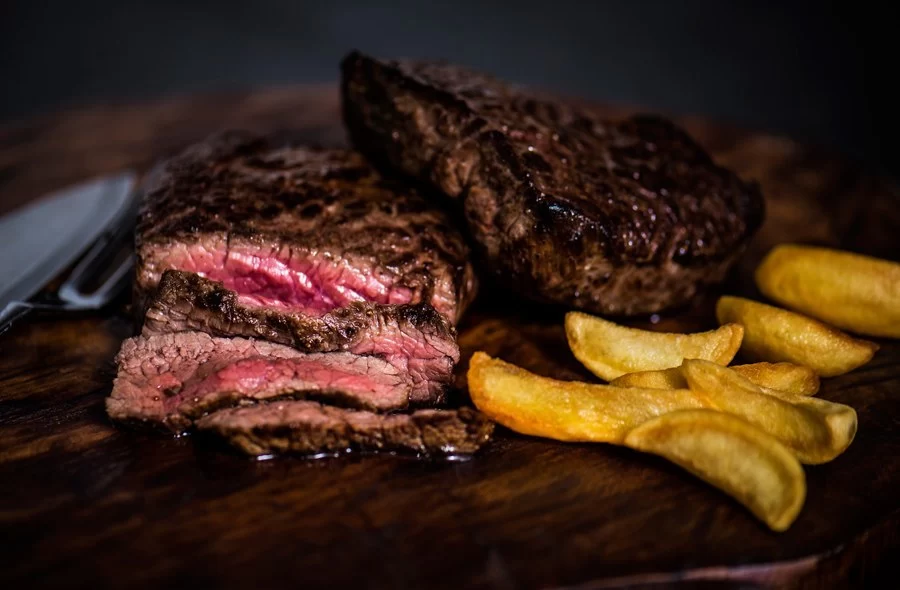 Searing Meat Doesn't Seal in the Juices